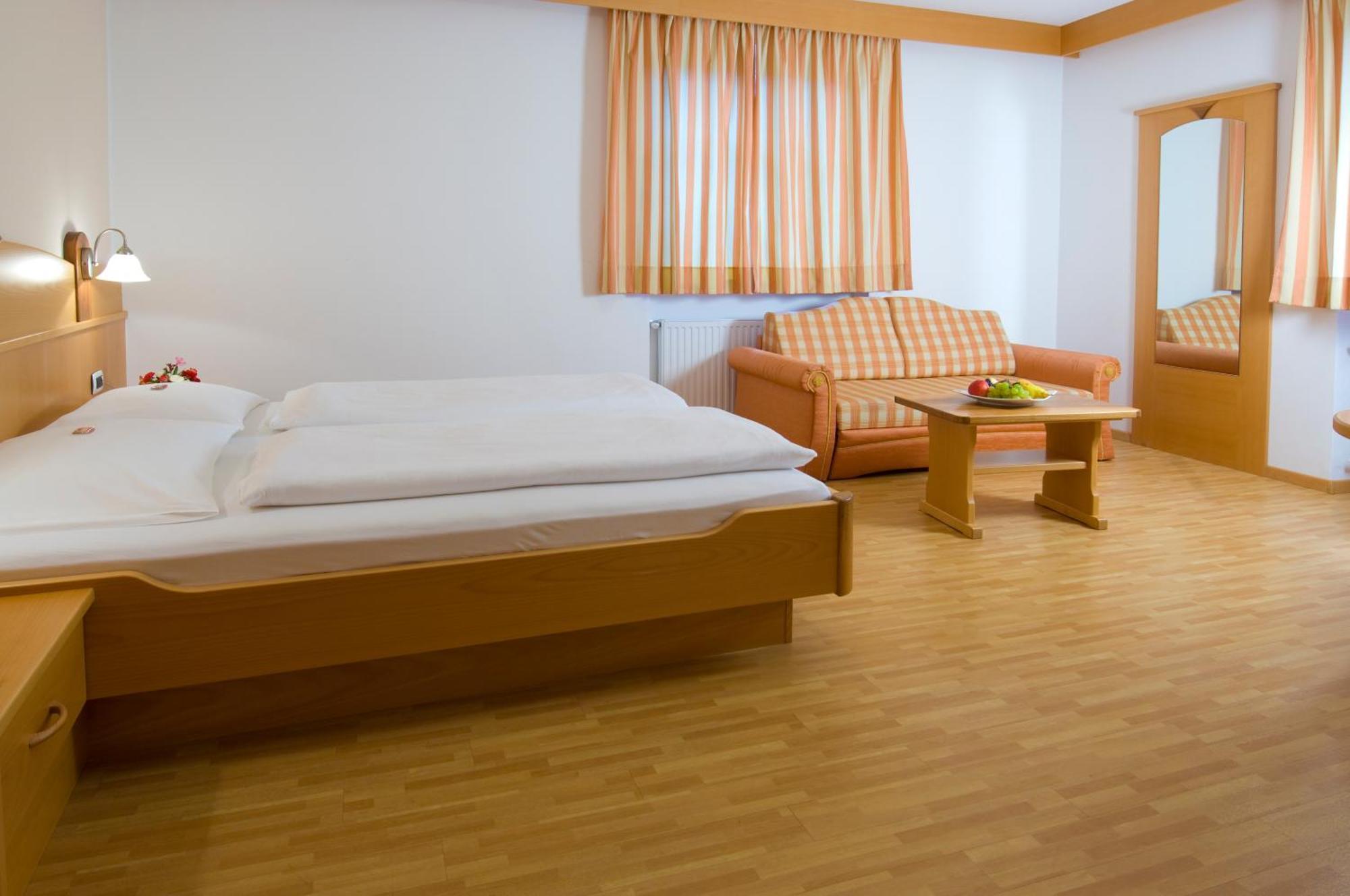 Hotel Loewenwirt Cermes Kültér fotó